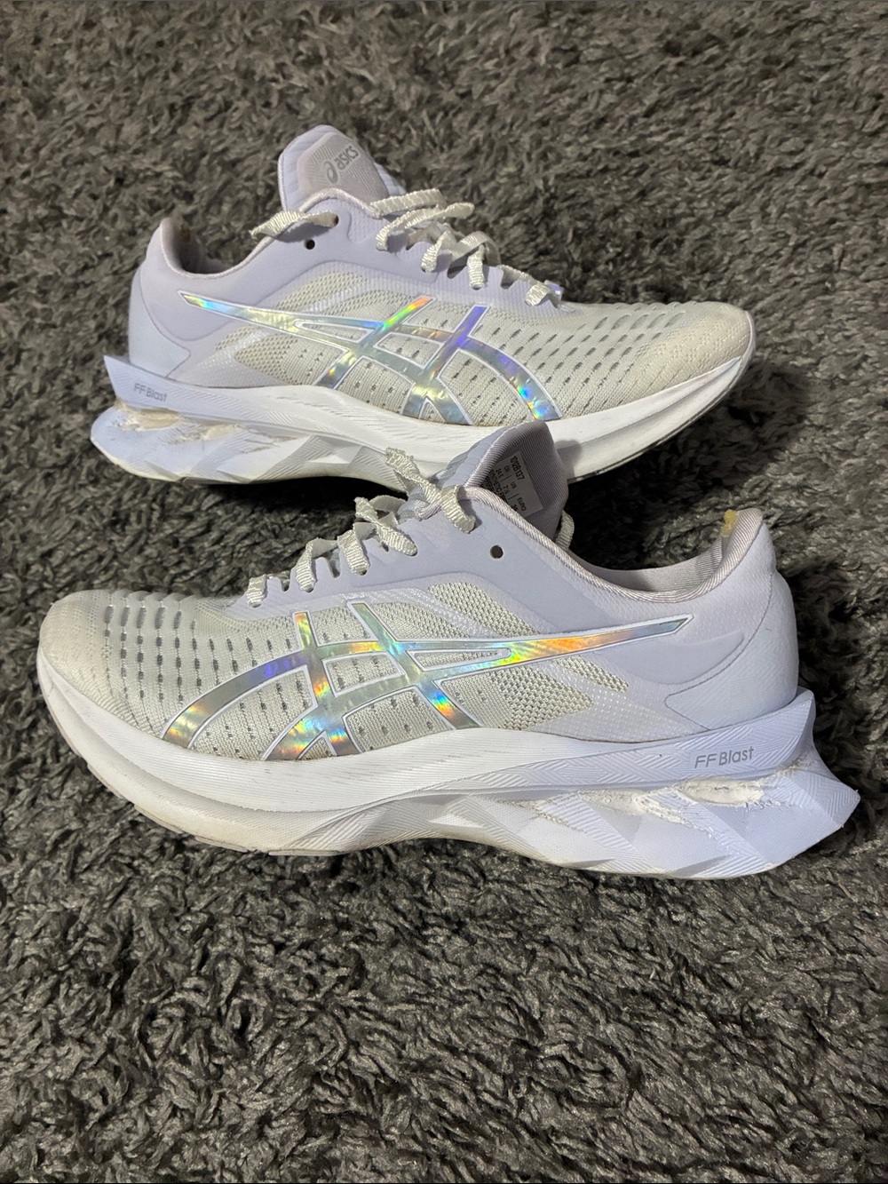 ASICS nova blast